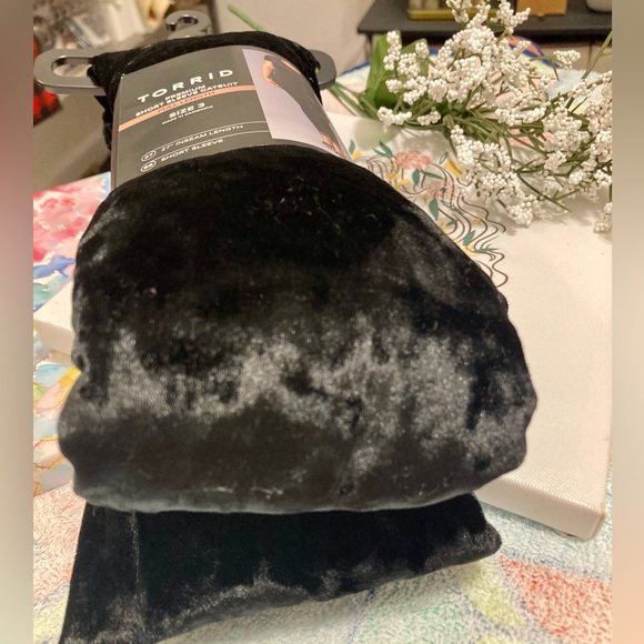 Torrid Crushed Velvet - Picture 8 of 9